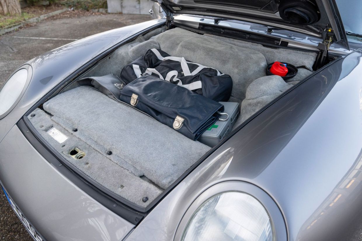 There is space for a travel bag under the bonnet – the boxer engine is located at the rear of the 959. — Deniz Calagan/Porsche/dpa