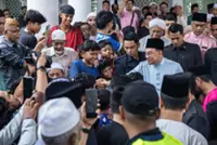 Anwar to consider calling GE16 on an earlier date