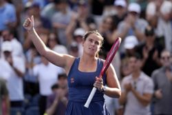 Tennis-Navarro stuns seventh seed Muchova to reach US Open fourth round