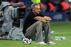 Soccer-Coach Luis Enrique unconcerned by PSG's poor start to the season