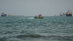 US military hits Iranian oil tankers after saying Navy warships were targeted with missiles