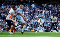 Soccer-Fernandez impresses on debut as Haaland keeps Man City perfect