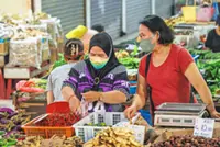 Serian folk brave severe haze to make a living 