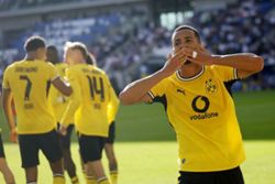 Soccer-Dortmund, Elversberg stage fine comebacks in Bundesliga