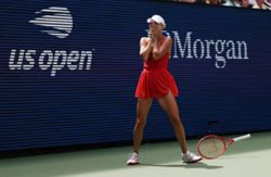 Tennis-Potapova sends home hope Anisimova packing in third round