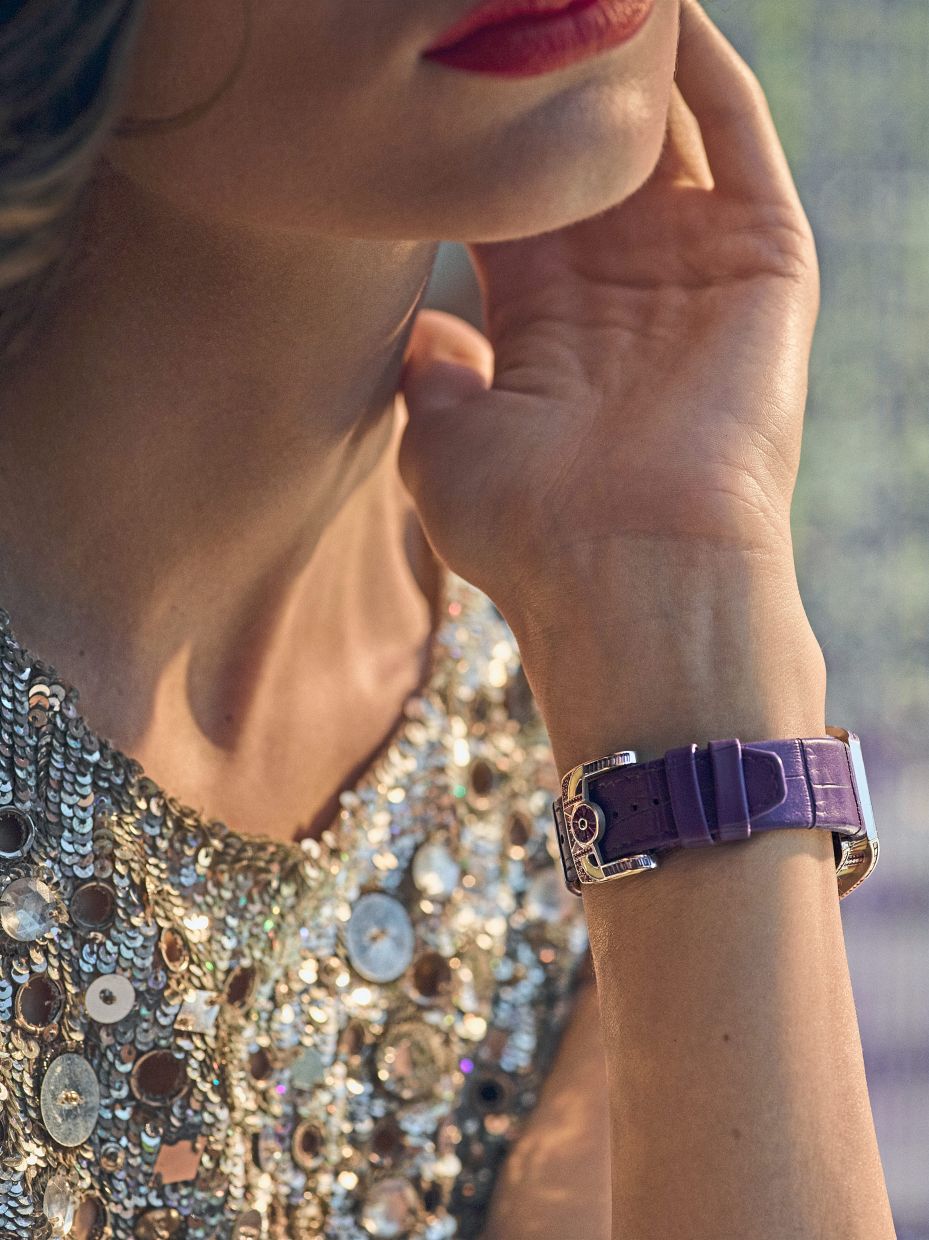 A royal purple crocodile-pattern strap adds a final flourish to the violet RM HJ-02.