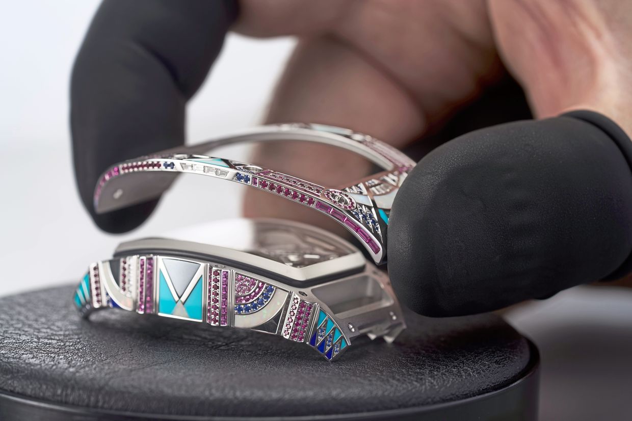 The elegant curves of the case belie a highly technical watch.