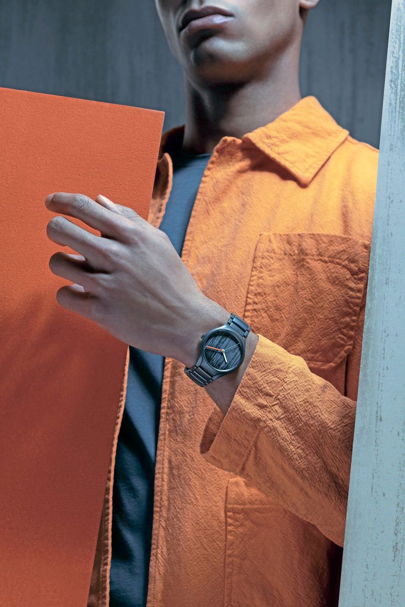 The Rado True Round x Les Couleurs Le Corbusier in iron grey.