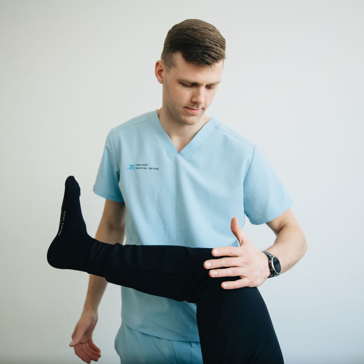 They can help you identify ways you move that may be contributing to your knee pain.