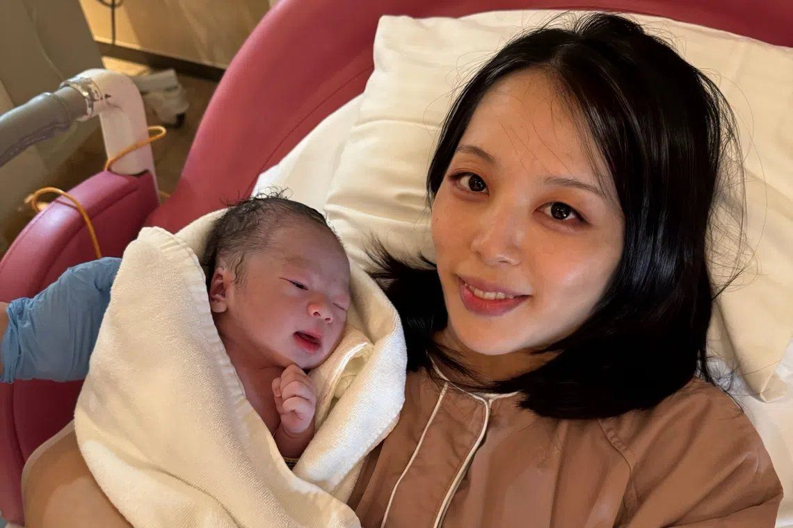 日本低生育率背景下，一名日本女子因生下第七个孩子而走红网络