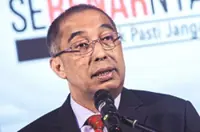 Former Sabah CM Salleh receives stitches after fall