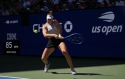 Tennis-Noskova battles past Kostyuk to reach US Open quarters