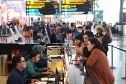 Anak Krakatau volcano activity continues, but the Sunda Strait safe from tsunami threat