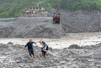 Nepal urges tourists not to abandon the Himalayas after devastating floods
