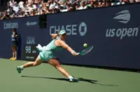 Tennis-Andreeva extends deepest US Open run into quarters