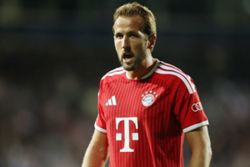 Soccer-Kane, Haaland, Messi on Ballon d'Or shortlist, Vozinha gets Yashin nomination