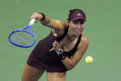 Tennis-Pegula reaches third straight US Open semifinal