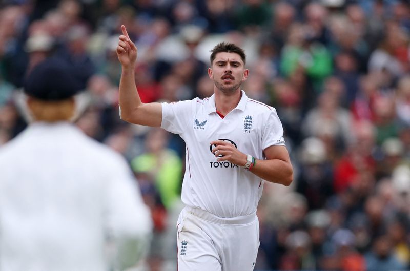 Cricket-Tongue routs Pakistan as England dominate