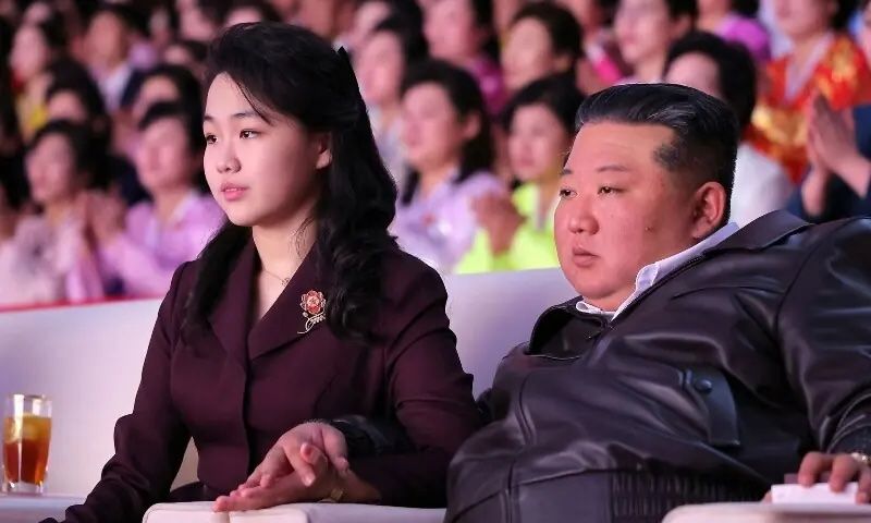 韩国情报机构称，朝鲜领导人的女儿据信还有一个弟弟或妹妹。
