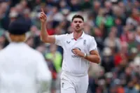 Cricket-Tongue routs Pakistan as England dominate third test