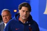 Soccer-Spurs should be awarded 2016-17 title after Chelsea broke rules, says Pochettino