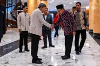 PM briefs Selangor Ruler on state development