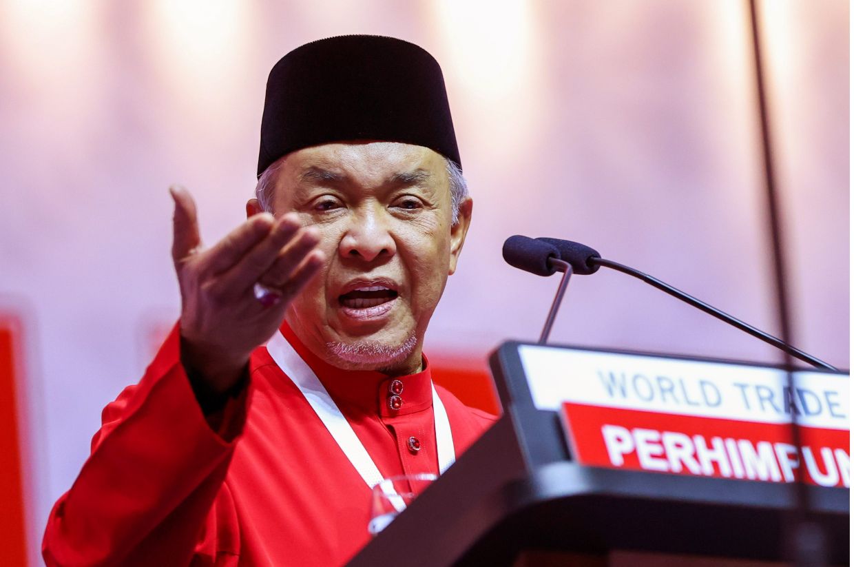 Time to bring forward GE16, says Zahid at Umno AGM