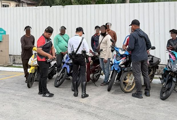Cops issue 34 traffic summonses to foreigners in Kota Tinggi