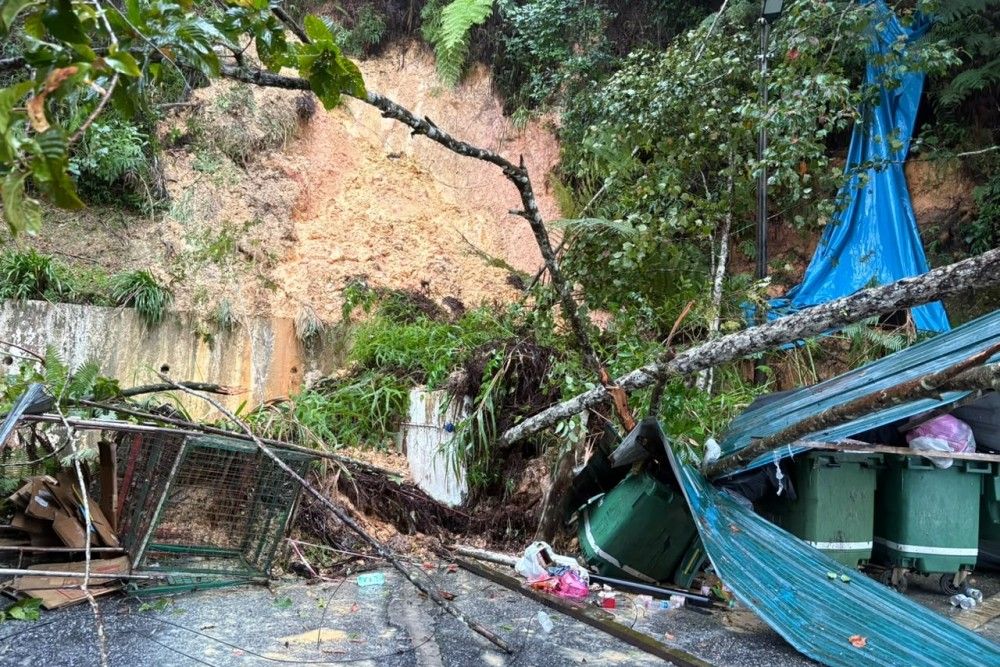 Landslide forces closure of road in Tanah Rata