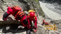 In Gyirong Port, small items speak of the human cost of the China-Nepal disaster
