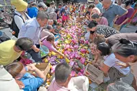 A spirited dash for blessings
