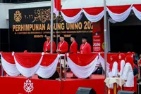Zahid leads flag-raising ceremony at Umno AGM