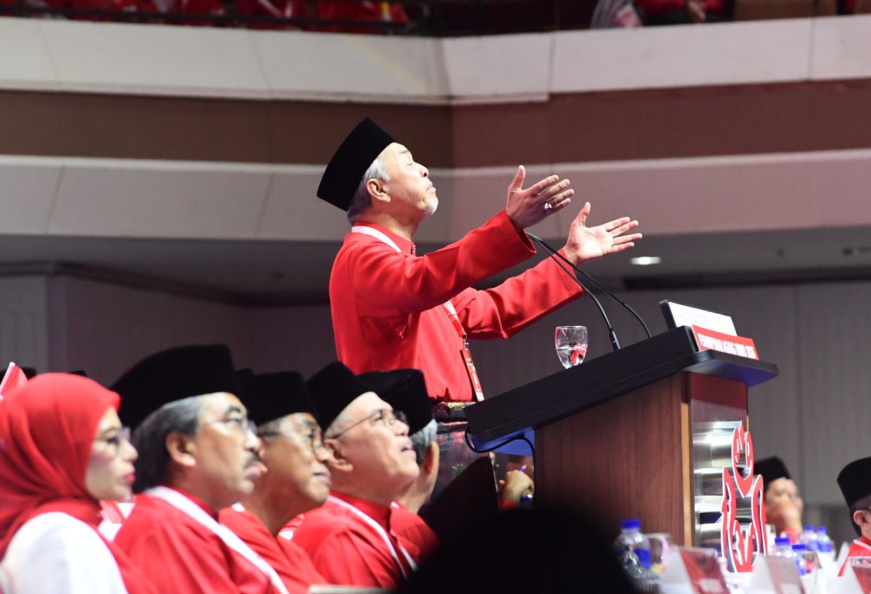 Universities instructed to provide B40 students with free air tickets, says Zahid