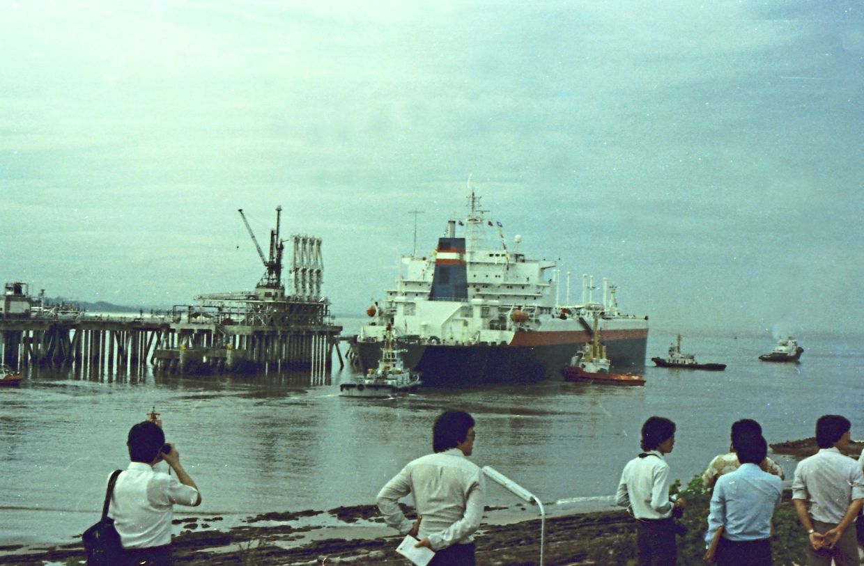 PETRONAS shipped its first LNG cargo aboard Tenaga Satu from Bintulu, Malaysia, to Japan on Feb 29 1983, marking the beginning of its LNG journey with Tokyo Electric (now JERA) and Tokyo Gas.