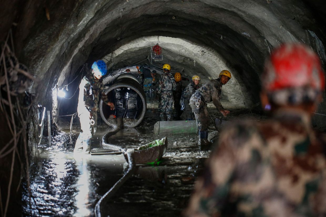 South Korea to consult with Nepal on resumption of search, rescue efforts