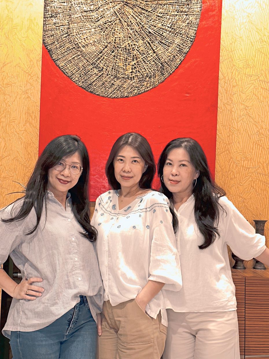 Ting’s mother (right) and aunts who founded the Mama Ting restaurant chain in the Klang Valley. — BELLA TING