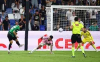Soccer-Sassuolo beat Juventus 3-2 after late drama, Napoli return to winning ways