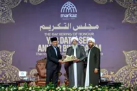 Anwar receives Sheikh Abu Bakar Foundation Excellence Award