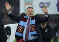 Soccer-Former West Ham goalkeeper Miklosko dead at 64