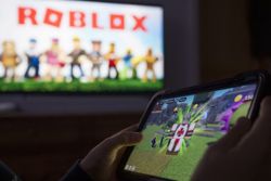 Roblox to launch wallet to pay creators faster and will allow off-platform gaming