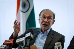 Moderate approach chosen over Umno issue to ensure govt remains stable, says Anwar