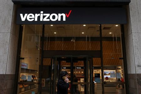 Verizon Wireless, T-Mobile resolve lawsuits over ad campaigns