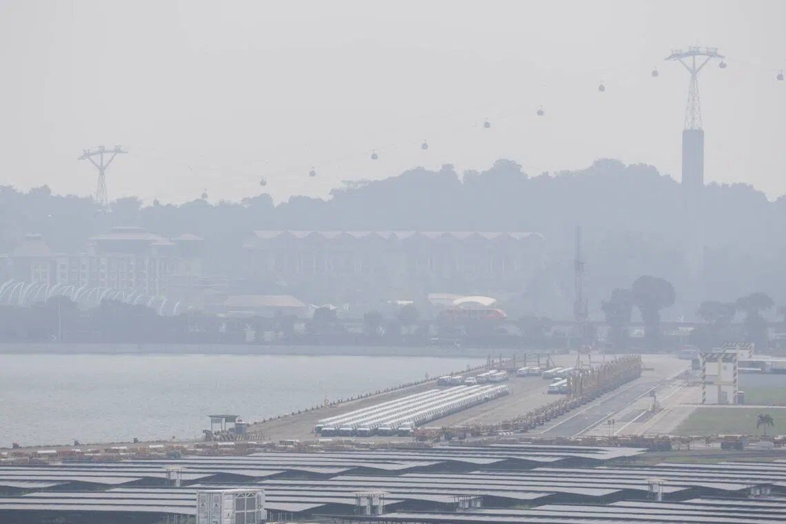 为什么新加坡中部地区在今年的雾霾天气中空气质量最差？