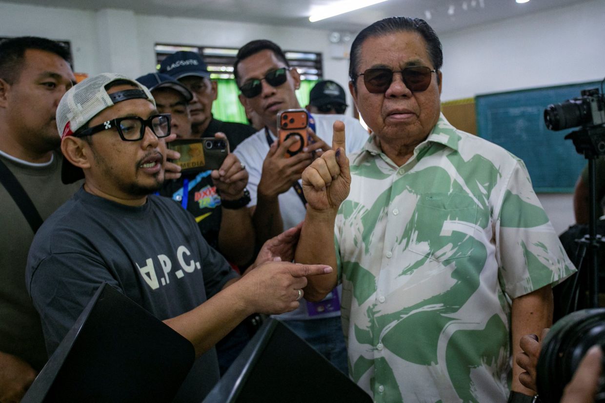Moro Islamic Liberation Front (MILF) Chairman Murad Ebrahim casts his vote at a precinct during the first parliamentary elections of the Bangsamoro Autonomous Region in Muslim Mindanao (BARMM) in Pahamuddin, Cotabato, Philippines, Sept 14, 2026. - Photo: Reuters