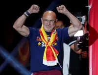 Soccer-Spain manager Luis de la Fuente agrees contract extension until 2030 World Cup