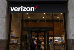 Verizon Wireless, T-Mobile resolve lawsuits over ad campaigns
