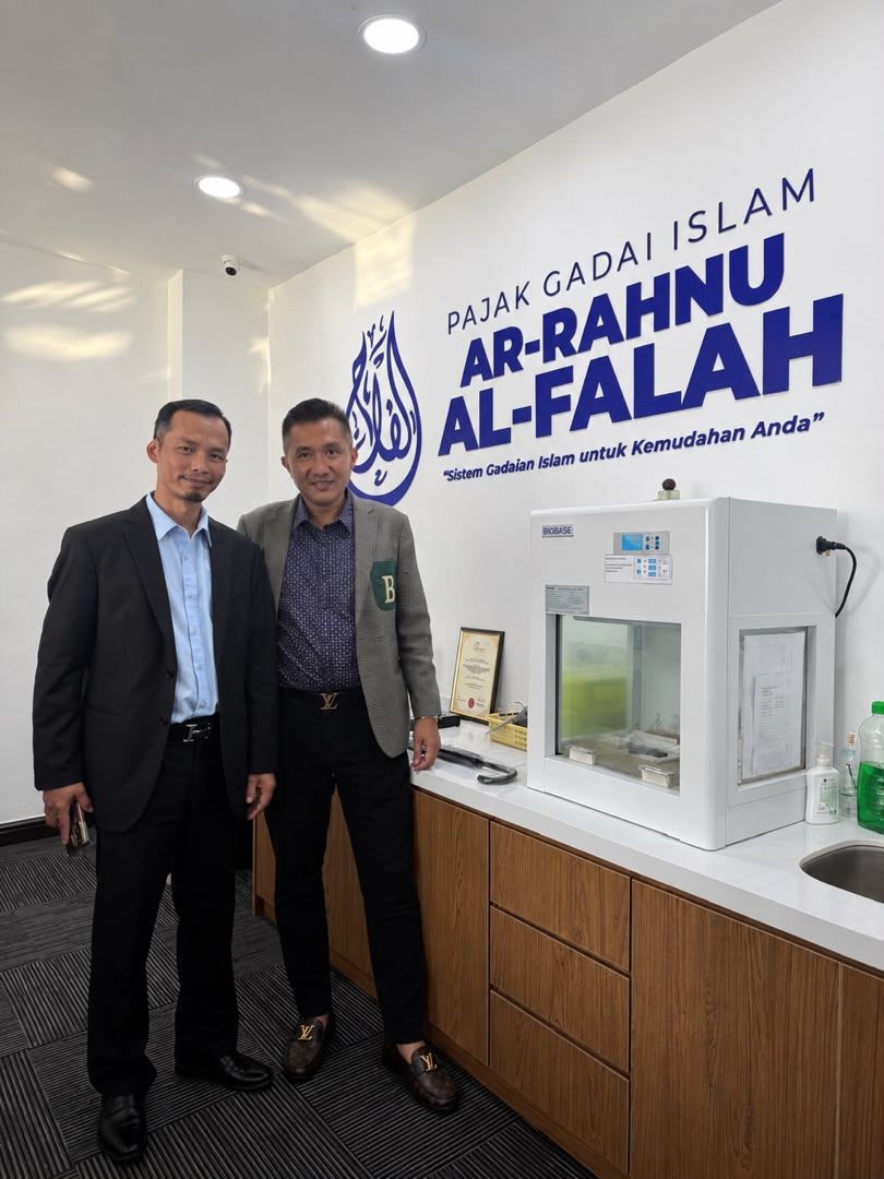 Datuk Nor Hasnal Hashmi, together with Mohammad Syafiee Ambok, at the event.