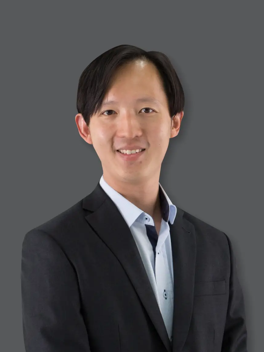 Dr Loo advises every graduate to take advantage of every experience available to them, both inside and outside the classroom, and invest in their own growth during university.