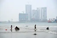 Thick haze chokes 35 areas across Peninsular Malaysia