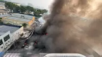 Predawn fire engulfs factories in Taman Perindustrian Puchong